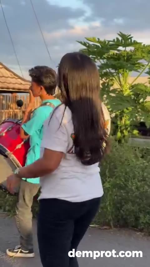Muda Enerjik Montok Goyangan Mantap.mp4
