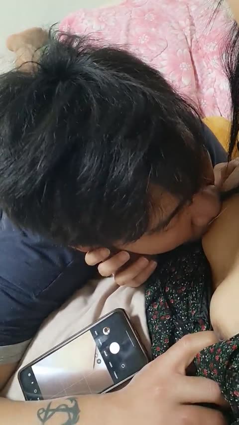 uxhiinTG_720p.mp4